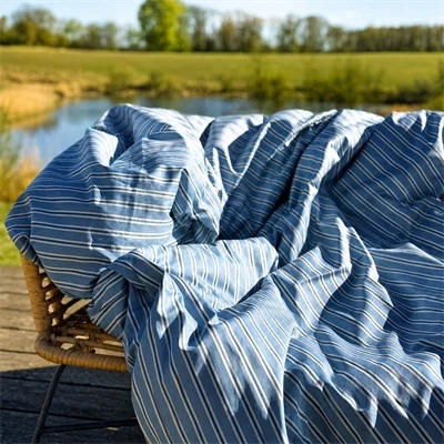 Sengetøj - 140x200 cm - bomuldssatin - Karl - blå strib - Luna Denmark