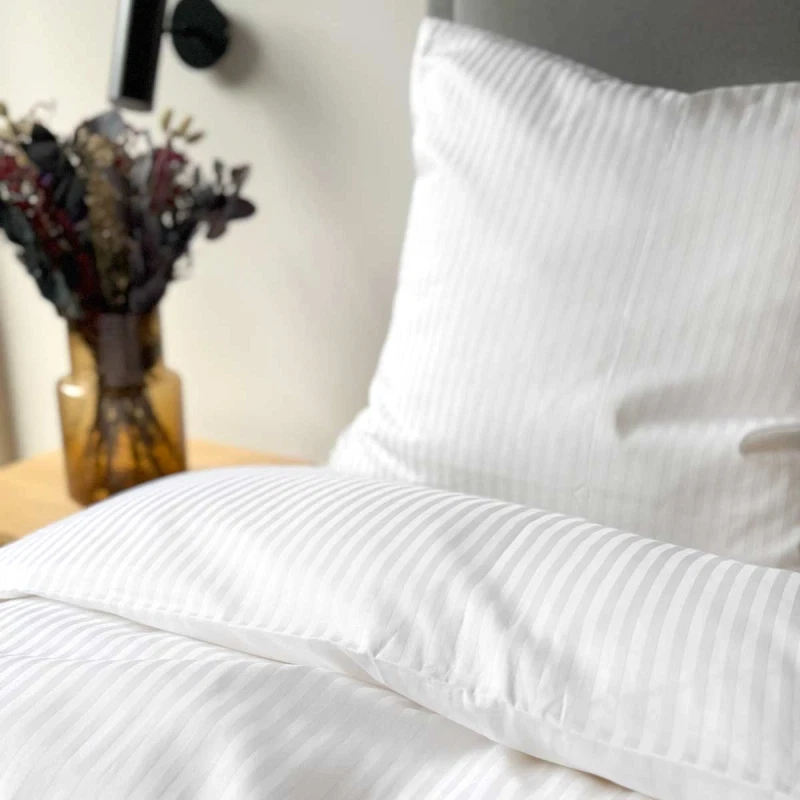 Bomuldssatin sengetøj - Smal stribet - hvid - Luna Denmark